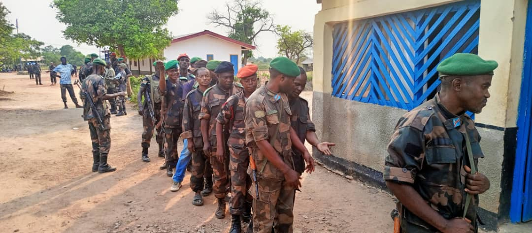 FARDC : dotation en nouvelles tenues militaires dans le secteur opérationnel de l’Uele